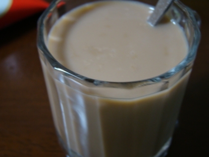 失敗して薄めのミルクコーヒーを作ってしまい、ちょっと不満…。
でも練乳入れたら急に美味しくなったぁ！
練乳ってエライね～(*´∀｀*)♪おいしかった❤ほっ