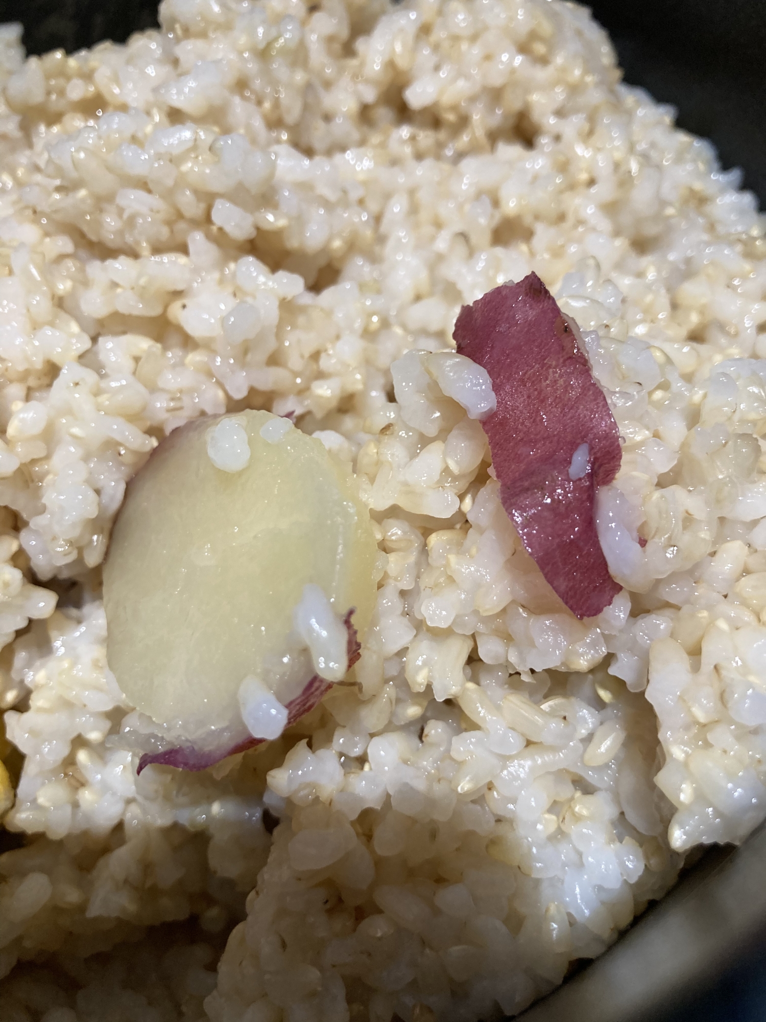 玄米でサツマイモと塩麹ご飯！