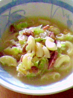 パパっと作れる野菜スープ☆パスタ入りで朝ご飯にも♪