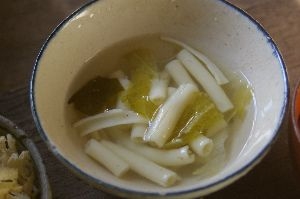 マカロニと白菜のハーブ味スープ
