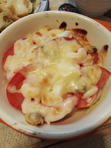 ジャーマンポテトのトマトチーズ焼き