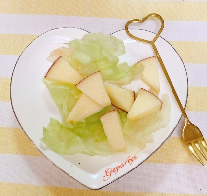 レモン風味☆レタスとリンゴのサラダ