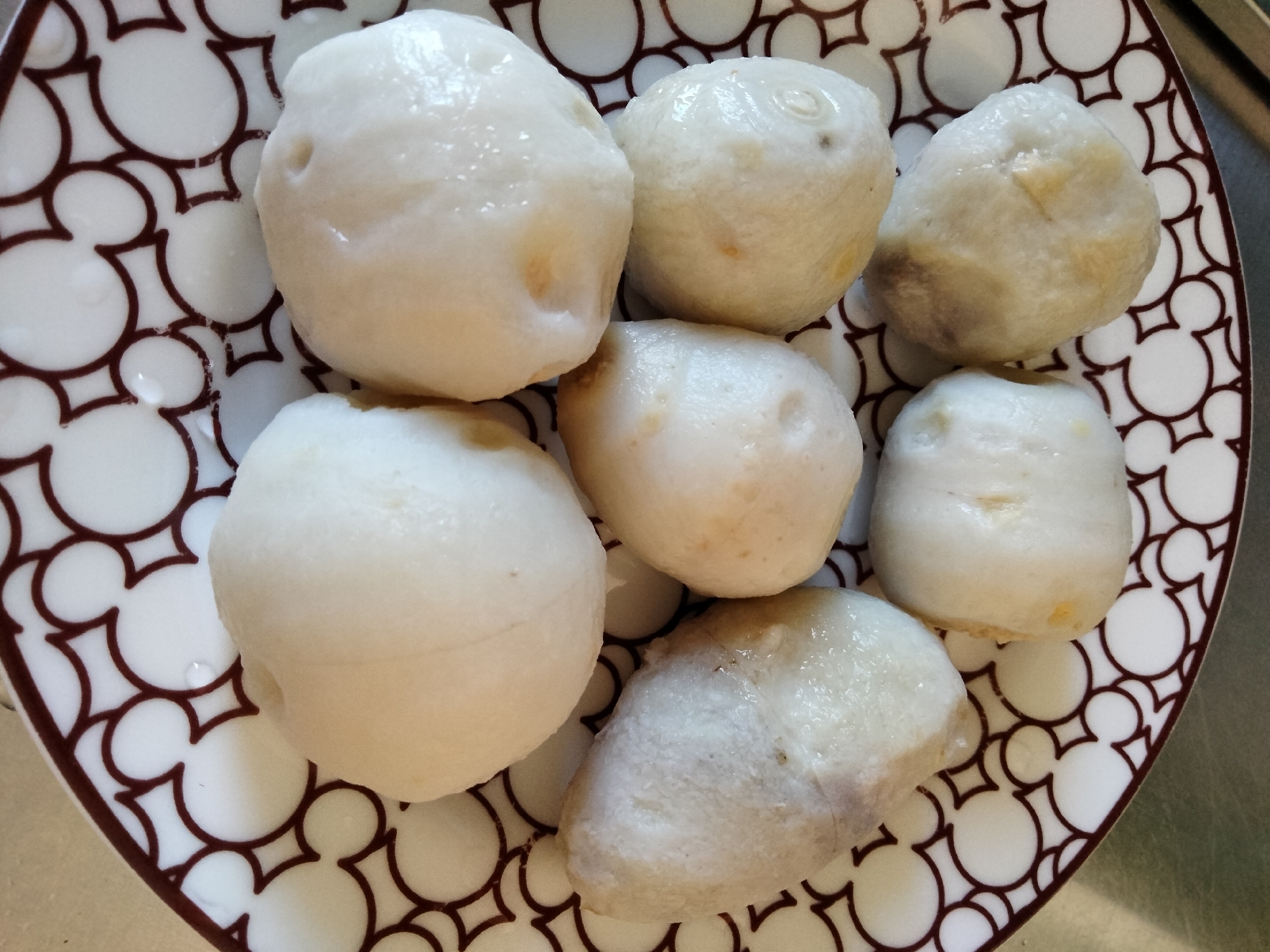 里芋の簡単な皮の剥き方(下茹で)