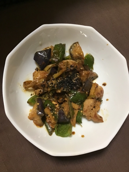 鶏むね肉・ナス・ピーマンで味噌炒め！