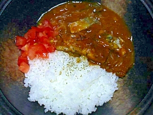 煮込まないのですぐできる♪　塩サバカレー