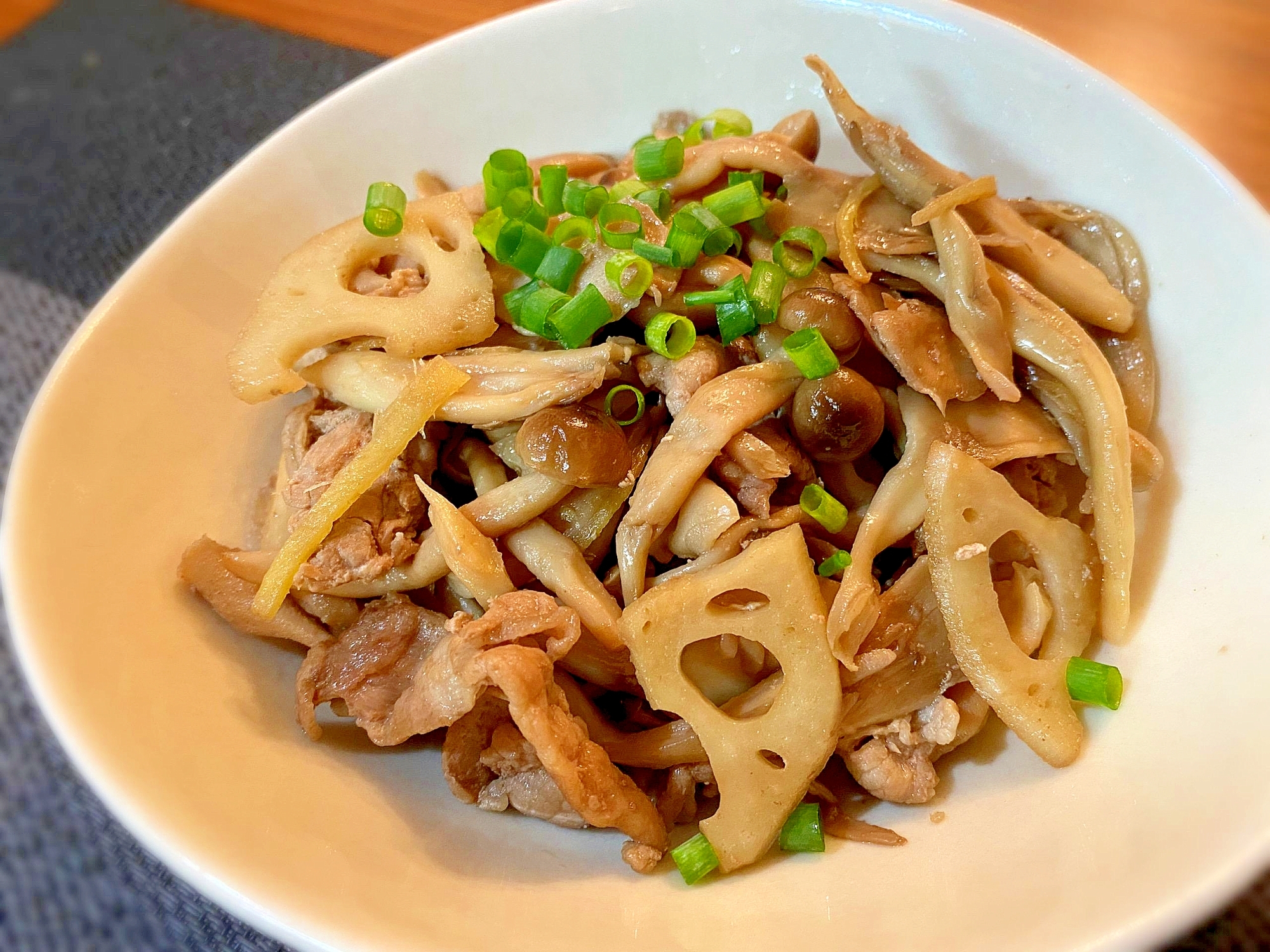 さっぱりウマっ♡豚肉ときのこの生姜ポン酢炒め