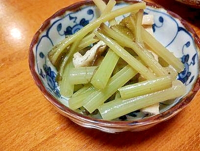 蕗と　油揚げの　煮物