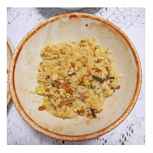 炊き込みご飯（にんじん・わらび・栗）