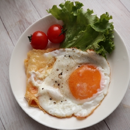 カリカリチーズ目玉焼き