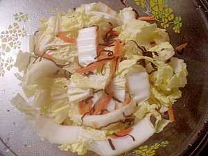 簡単混ぜるだけの白菜と人参・塩昆布の漬物☆
