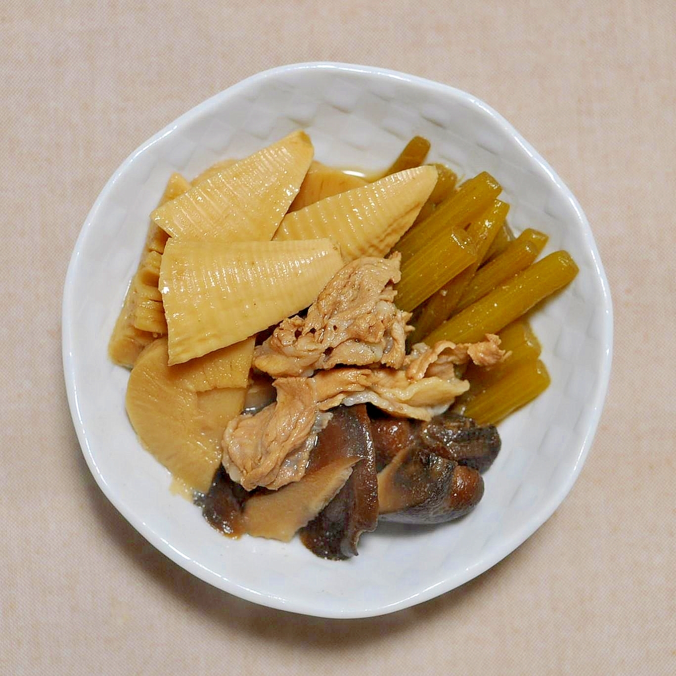 筍とふきと椎茸と豚肉の炊き合わせ
