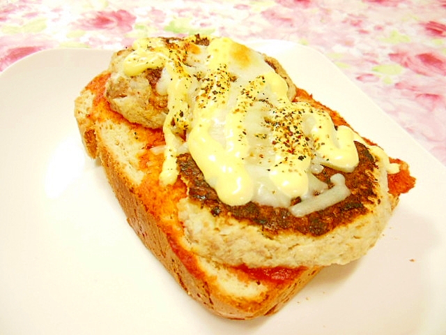 ❤ハンバーグのピザ風・にんにくスパイス・トースト❤