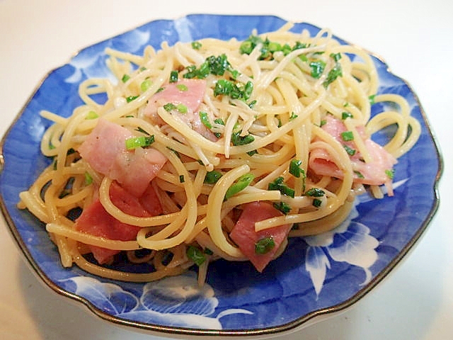 中華あじで　ベーコンとえのき茸と葱のパスタ