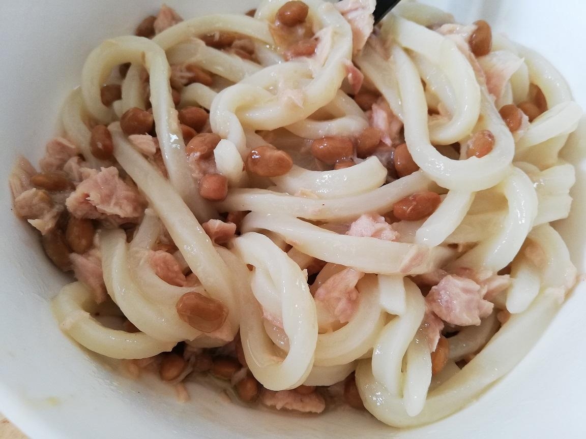 納豆とシーチキンのマヨうどん