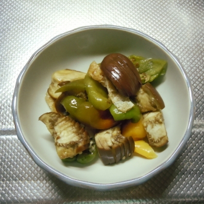 家庭菜園の夏野菜が美味しく消費できました♪
レンジだけで簡単美味しい素敵なレシピごちそう様です。