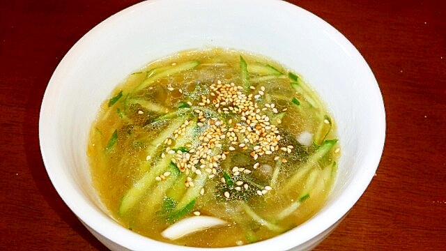 きゅうりとタマネギの冷たい韓国風スープ レシピ 作り方 By ゴン太くん2525 楽天レシピ
