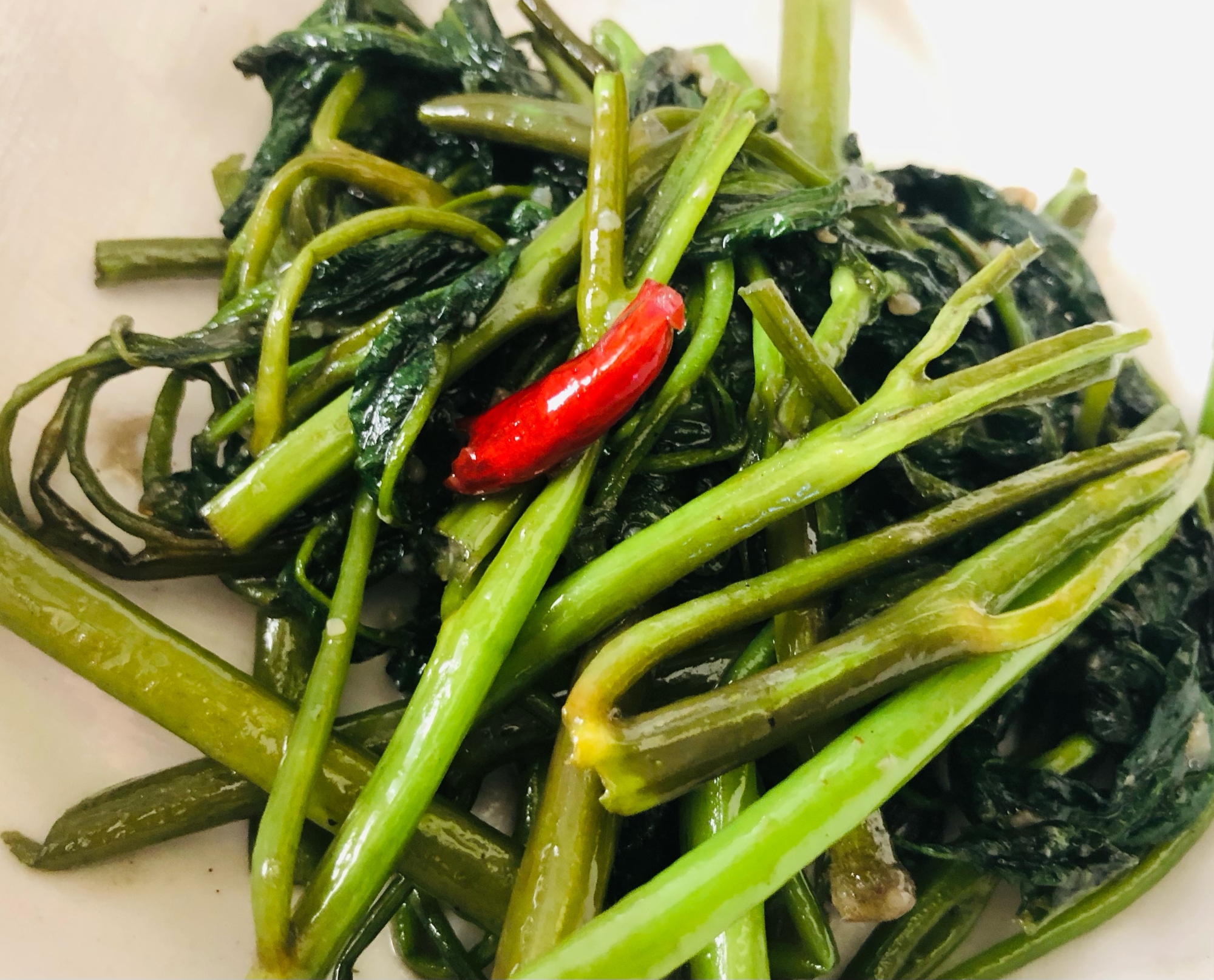 空芯菜のにんにく塩麹炒め