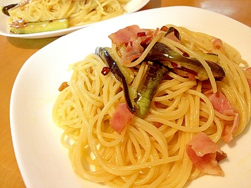 からっと揚げなすとベーコンのパスタ