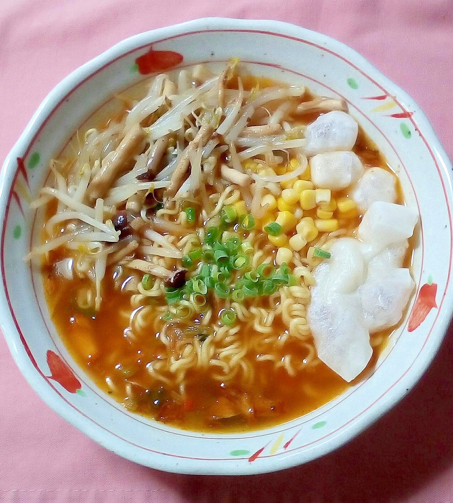 お餅とコーン入り辛ラーメン