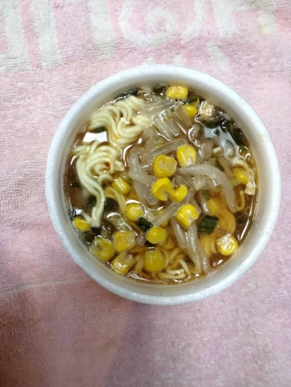 インスタントで☆もやしとコーンの味噌ラーメン