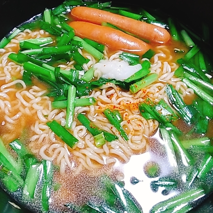 ウインナーとニラの味噌ラーメン