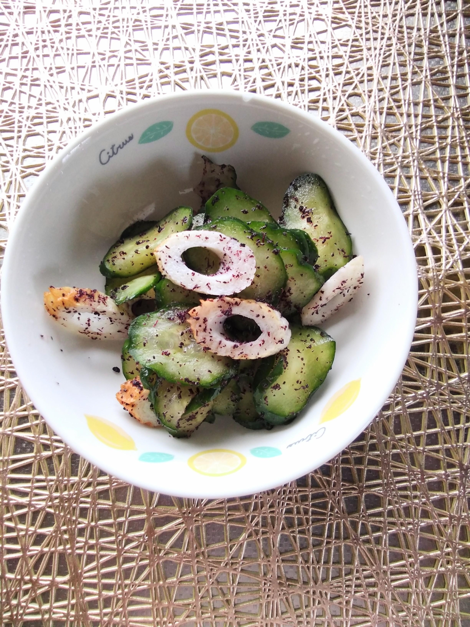 きゅうりとちくわのゆかり和え