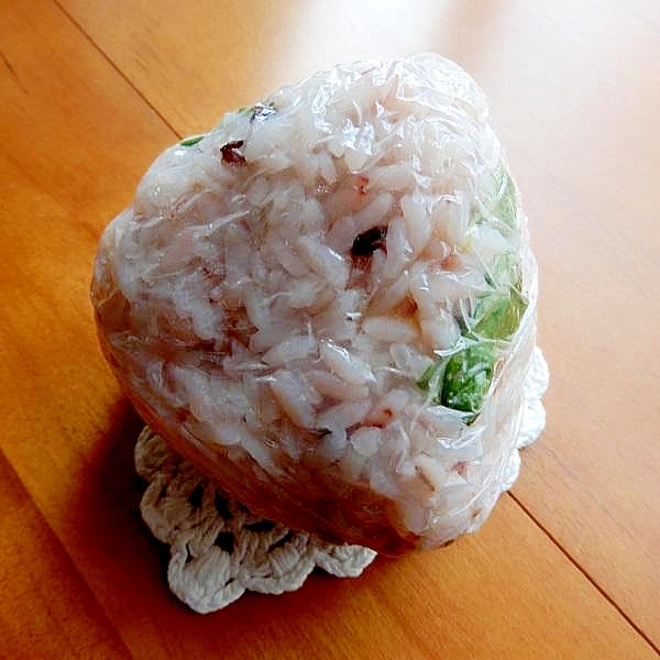 まな板なし４分！？梅干し&バジル（大葉可）お握り♪