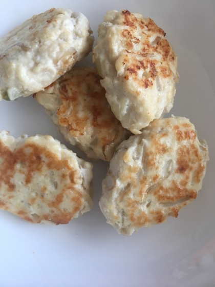 お弁当のおかず　味付き鶏ひき肉のハンバーグ♪