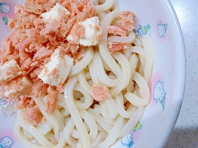 アンチョビクリチと焼き鮭の冷しうどん