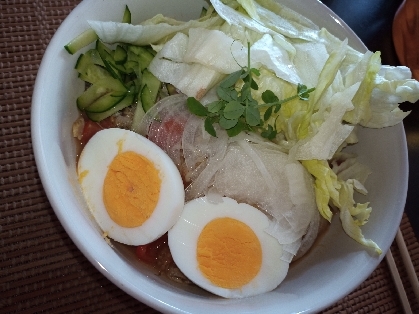 もやしとレタスの塩ラーメン