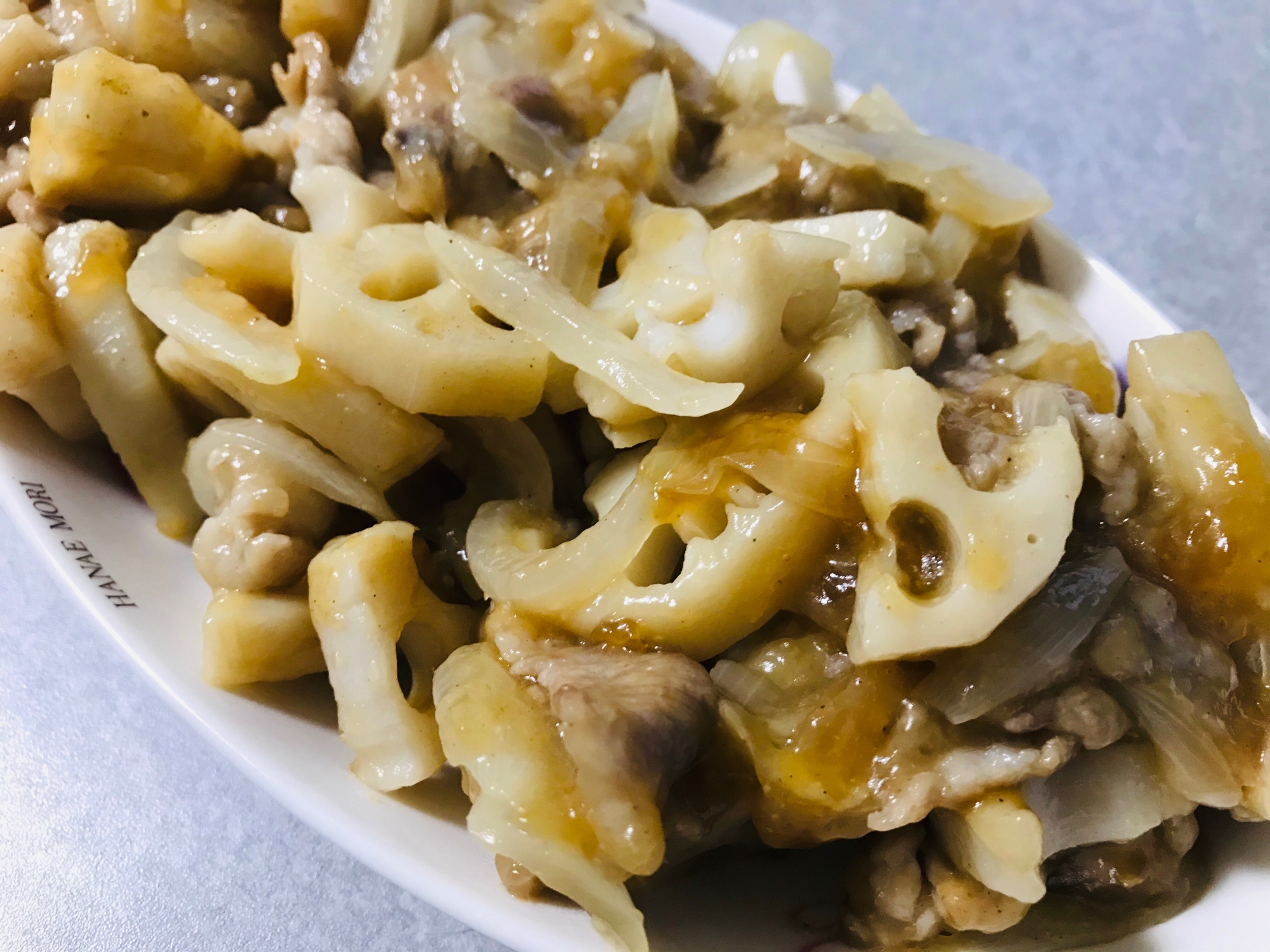 簡単おかず！蓮根と豚肉のとろ〜り生姜焼き♫