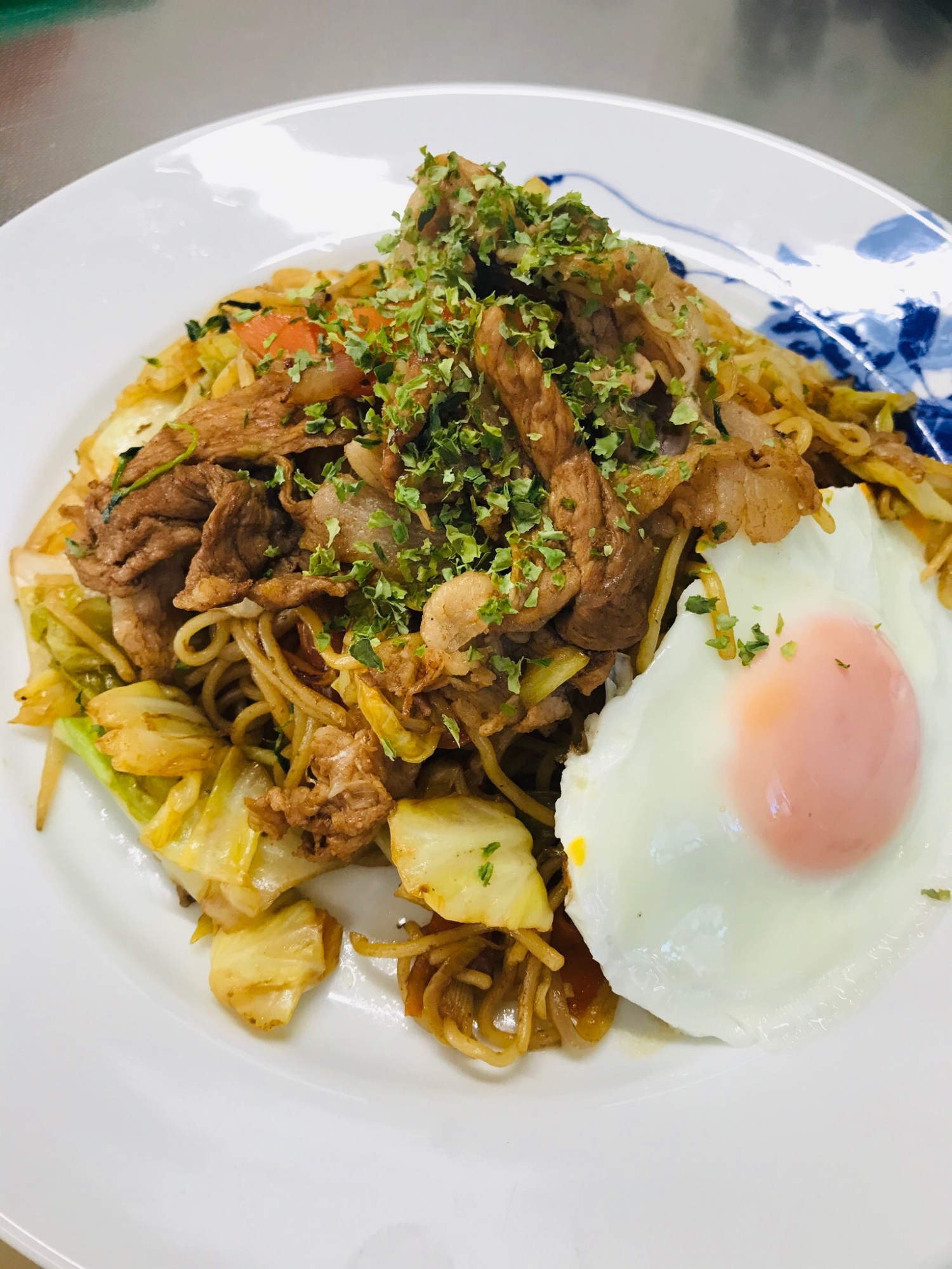 野菜たっぷり！ヘルシー！目玉焼きとろーり焼きそば☆