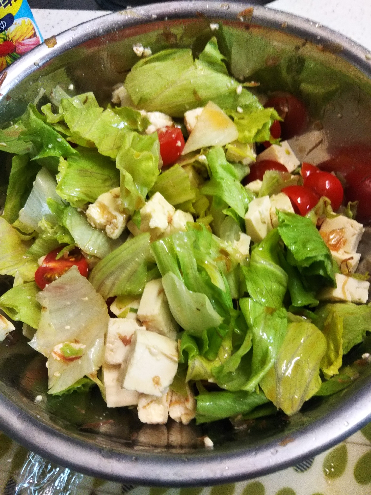 レタスとプチトマトと豆腐のあっさりポン酢サラダ