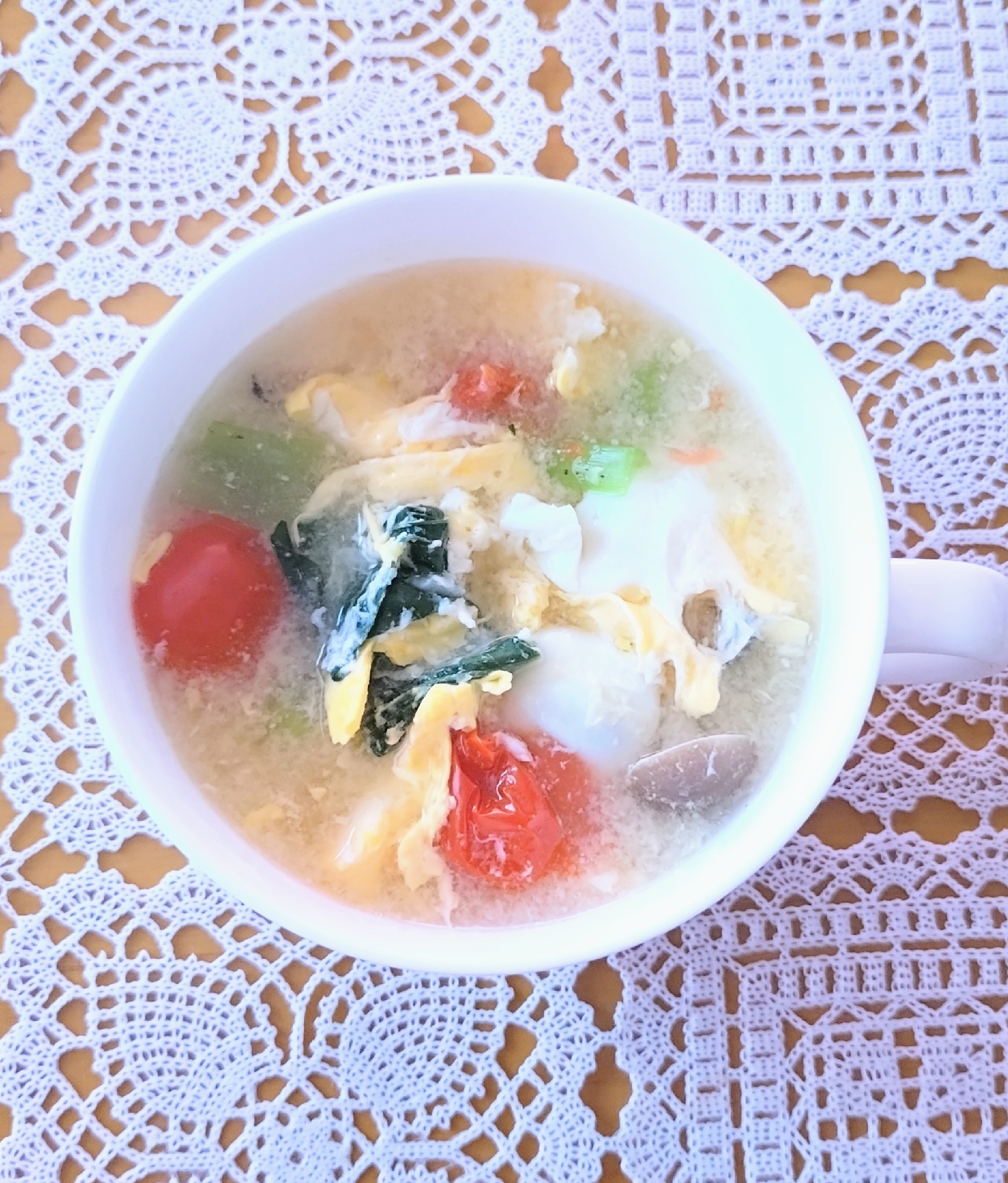 トマトと小松菜と卵のお味噌汁☆