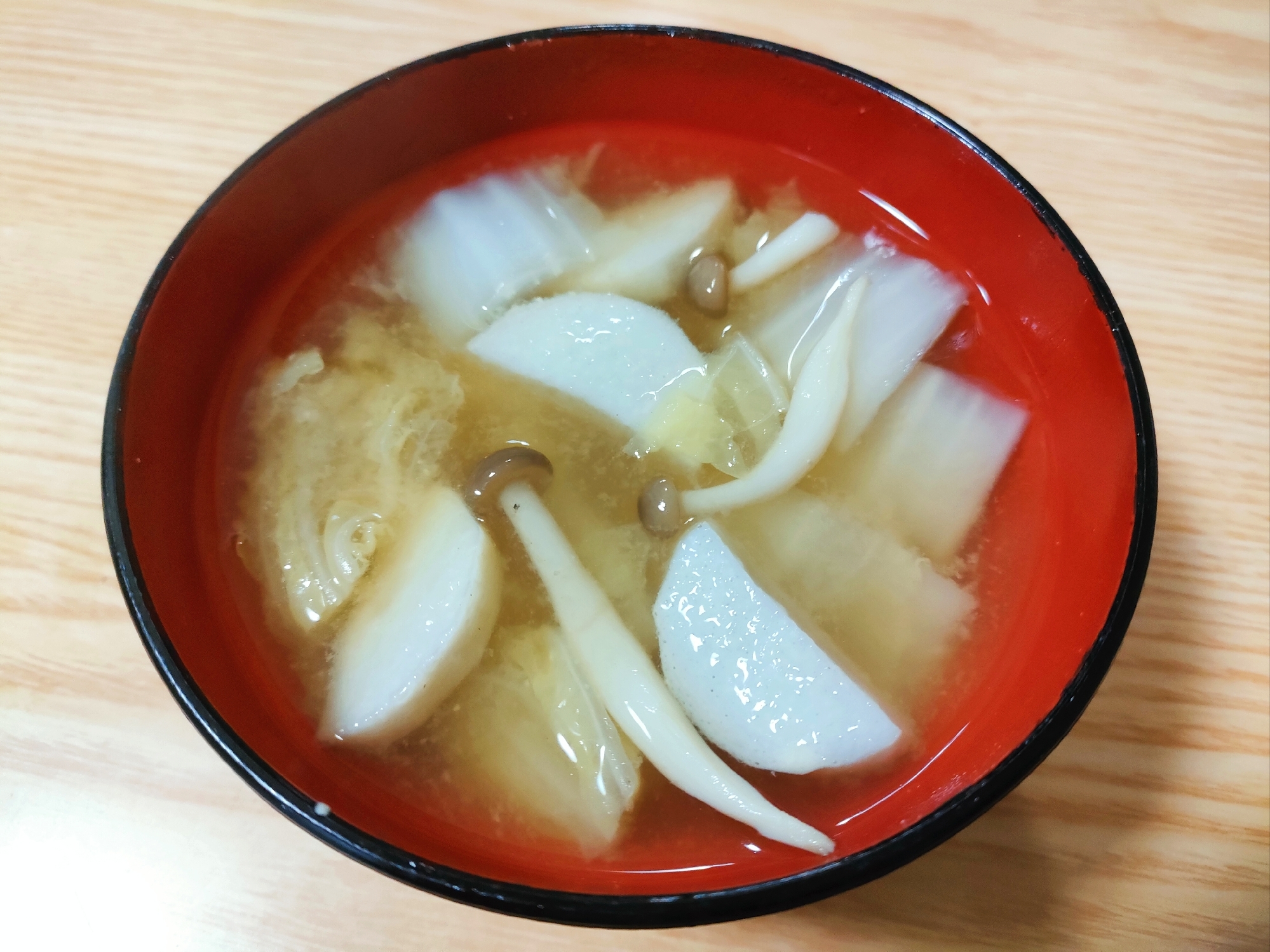 里芋と白菜としめじの味噌汁
