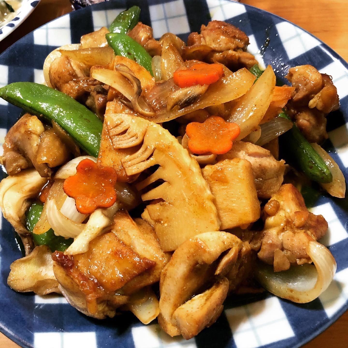 鶏と筍、野菜のカレーソテー