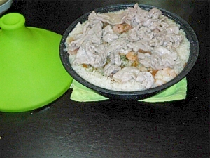 超簡単ﾀｼﾞﾝ鍋でねぎ塩ガーリックパエリア