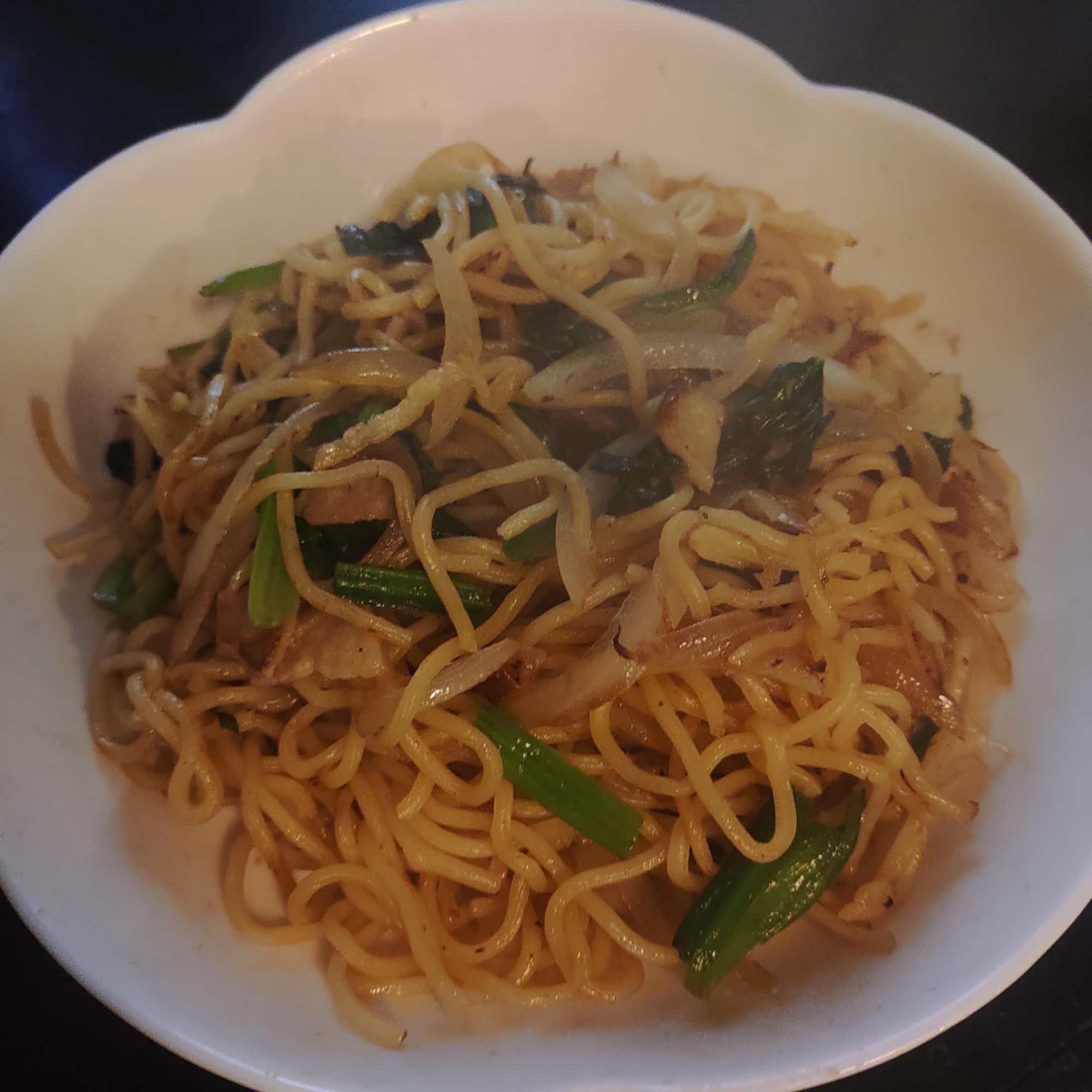 ほうれん草、玉ねぎ、豚肉の塩焼きそば