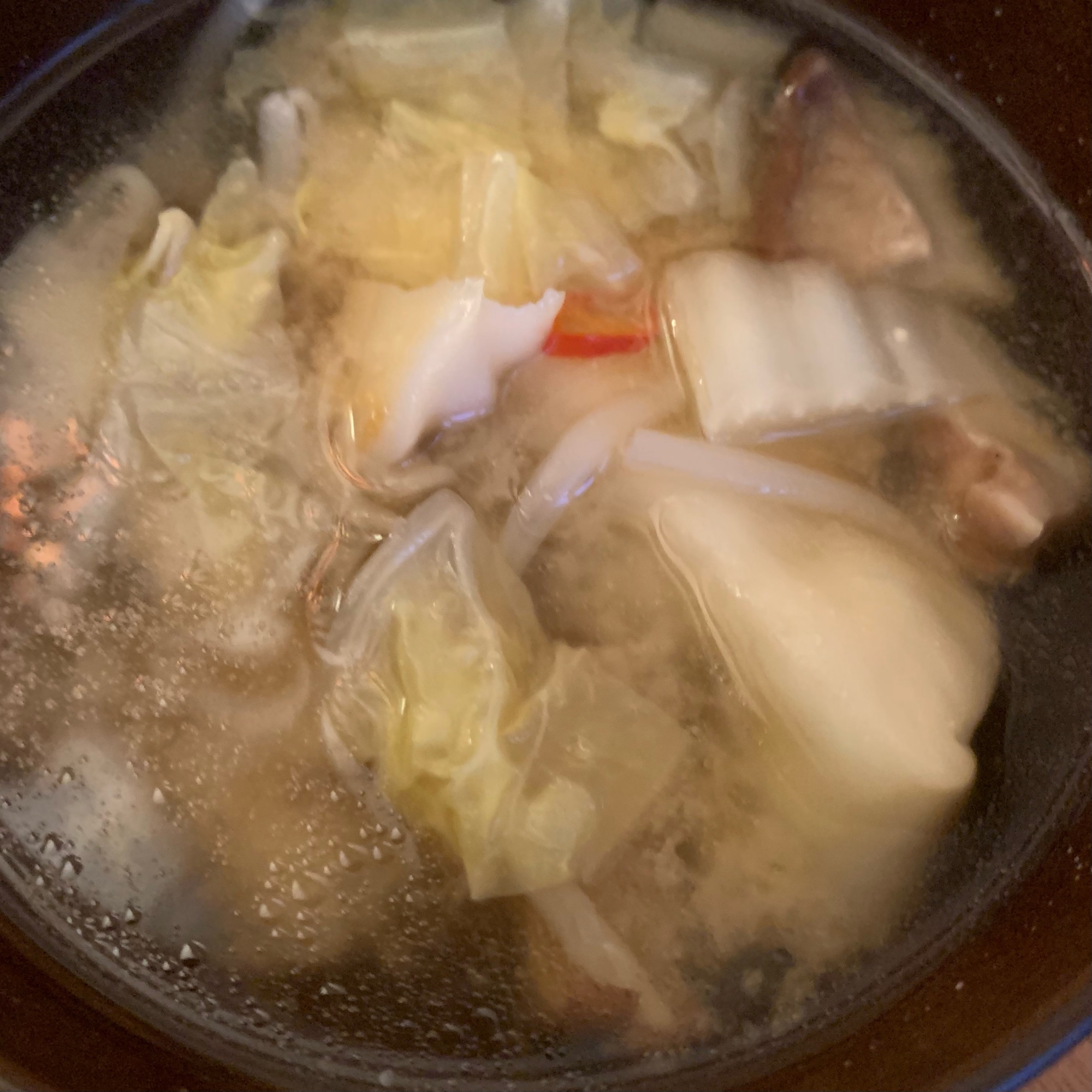 餃子入り中華風味噌スープ