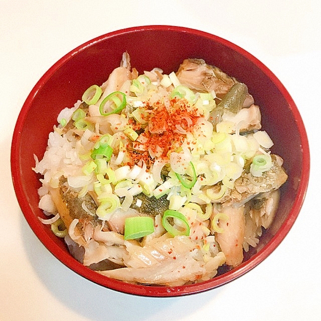 ピリッと一味で☆ホッケ一夜干し丼