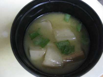 里芋・麩の味噌汁