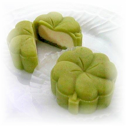 塩まめdeホワイトチョコ餡入り豌豆餡の練りきり