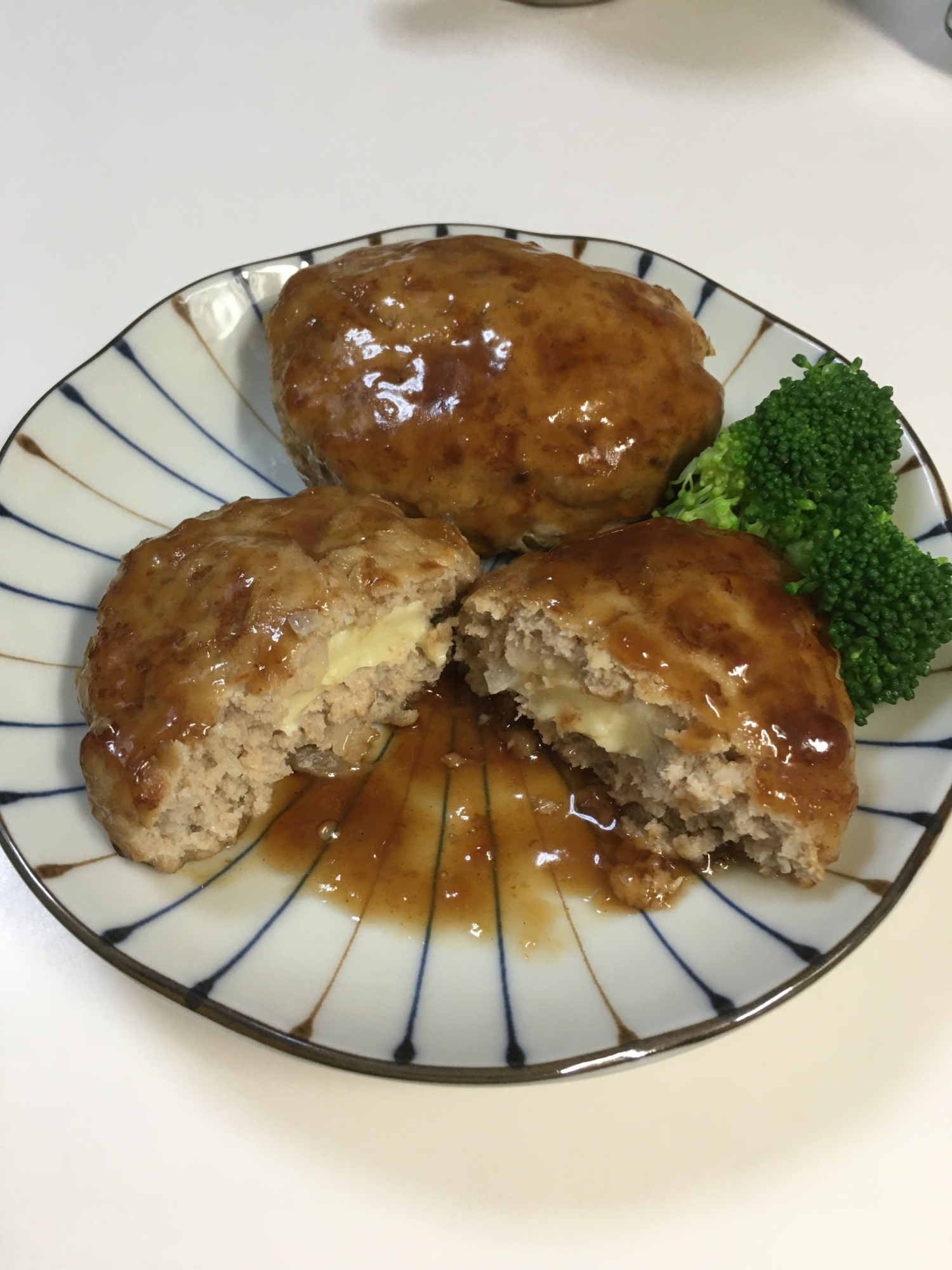チーズin照り焼きおからハンバーグ！国産チーズ使用