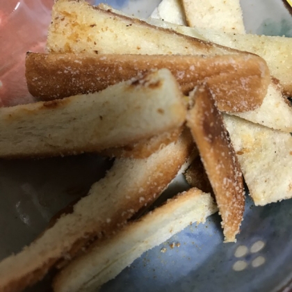 パンの耳で作る(^^)シナモンバターのラスク