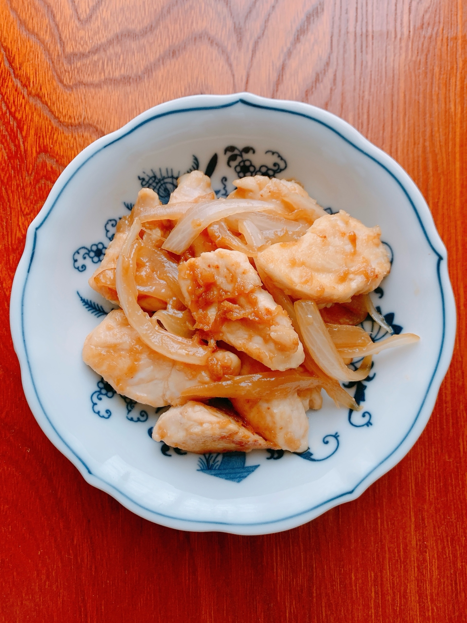 鶏肉と新玉ねぎの生姜焼き