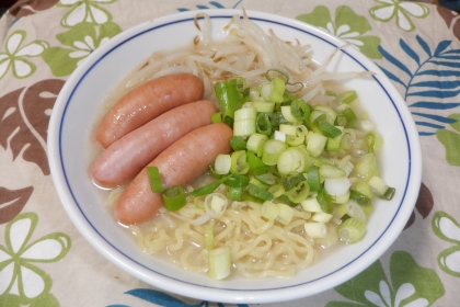 mint☆さん、はいさい♪
節約ラーメンは簡単ランチに最高ですね。
竹輪を切らしてたのでウインナーで作りました。
とても美味しかったです♪
ご馳走様でした。