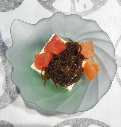 プチトマトともずくの冷奴
