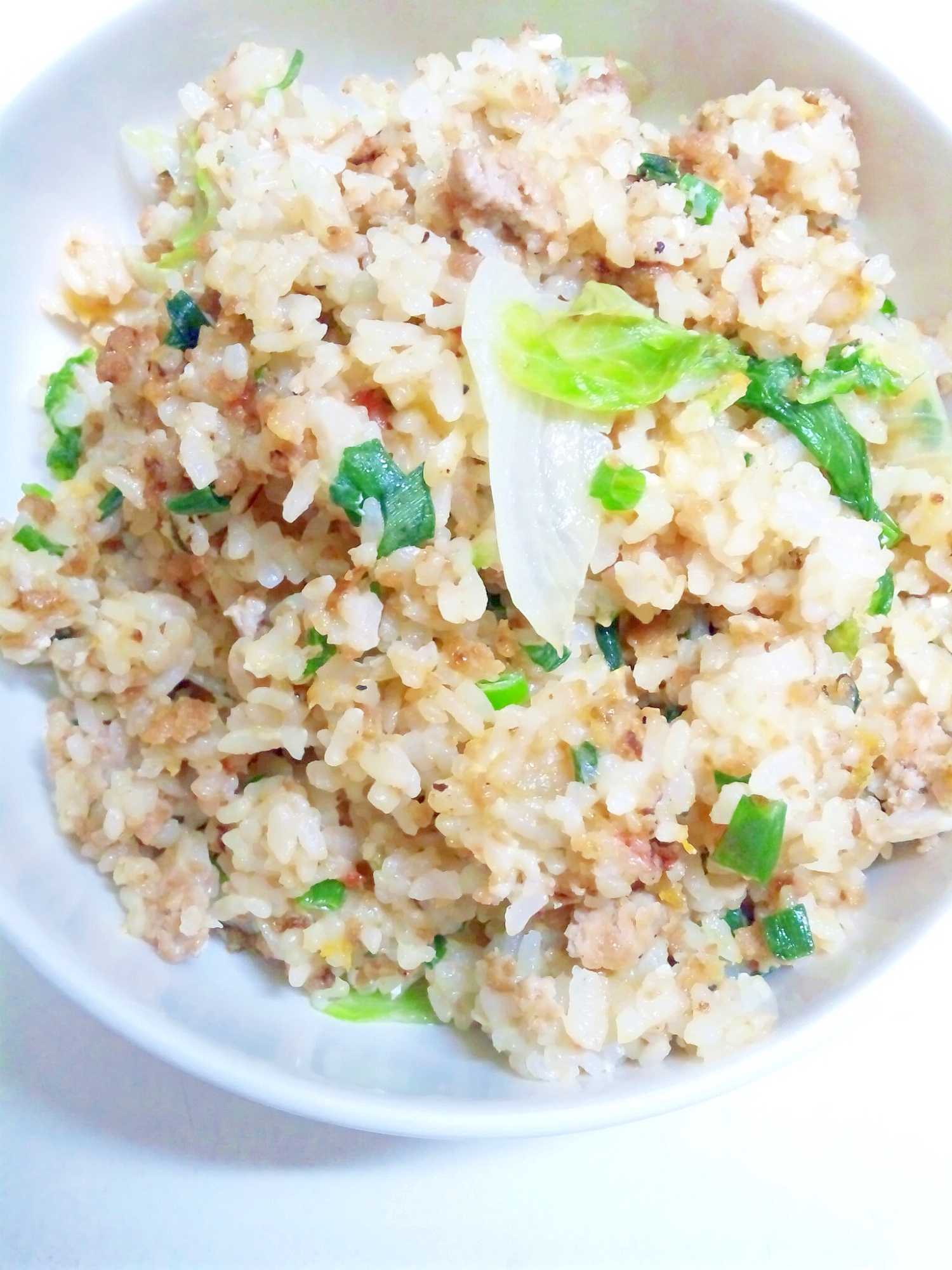 あまったご飯と挽肉でチャーハンをより美味しく♪