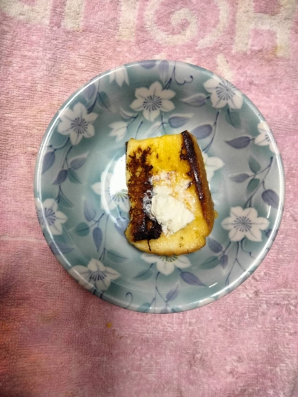 フレンチトースト クリームチーズのせて