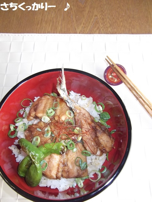 ピリ辛 秋刀魚の竜田揚げ丼 レシピ 作り方 By さちくっかりー 楽天レシピ